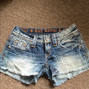 Woman’s rock revival shorts